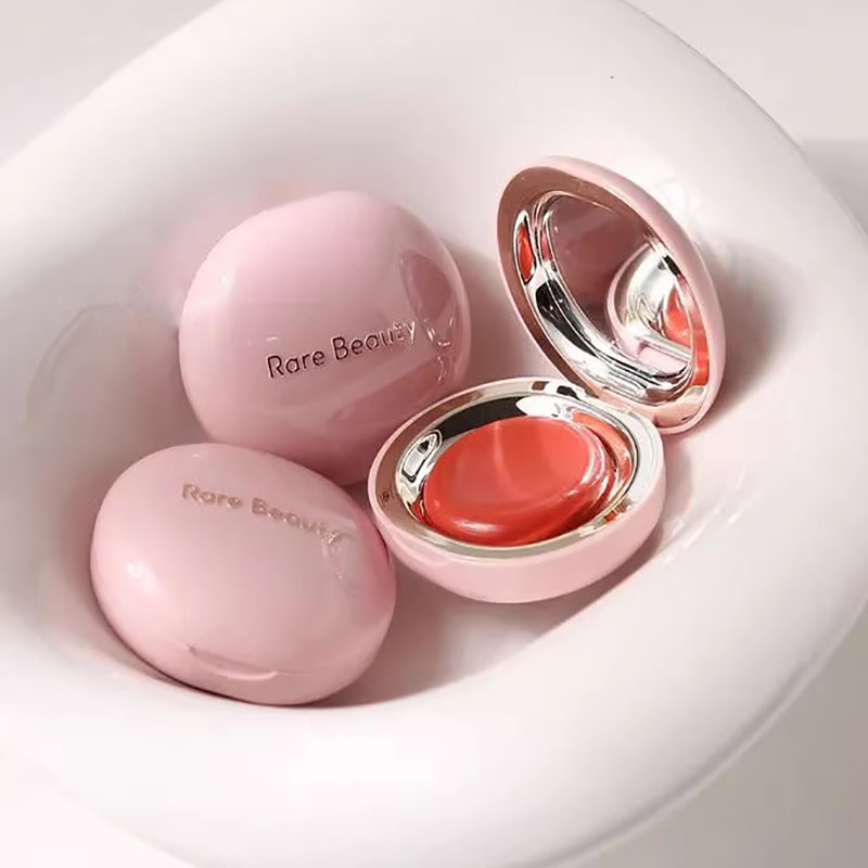 Rare Beauty Monochrome Smooth  – обзор и цена Rare Beauty Makeup Highlighter