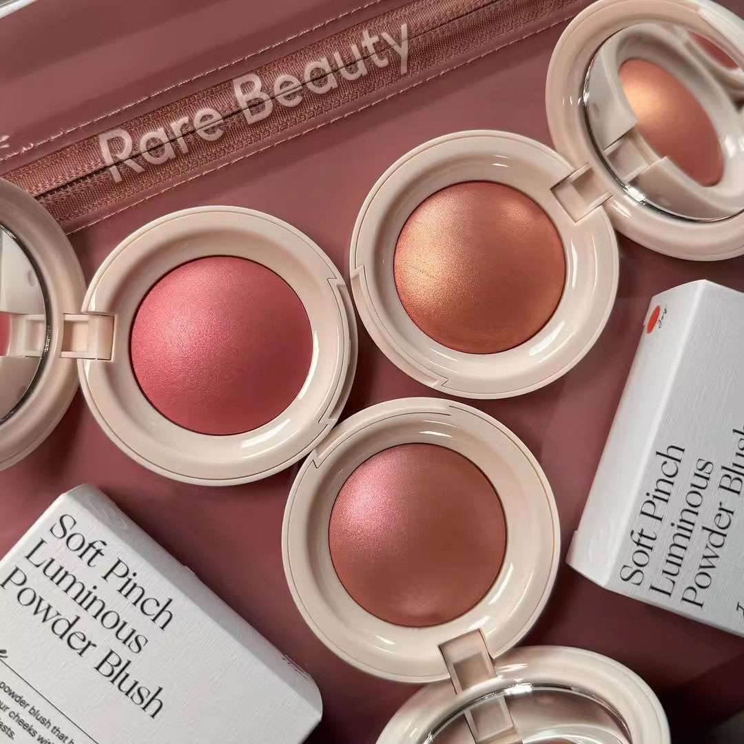 Rare Beauty Pinch Luminous Pow – обзор и цена Rare Beauty Makeup Highlighter