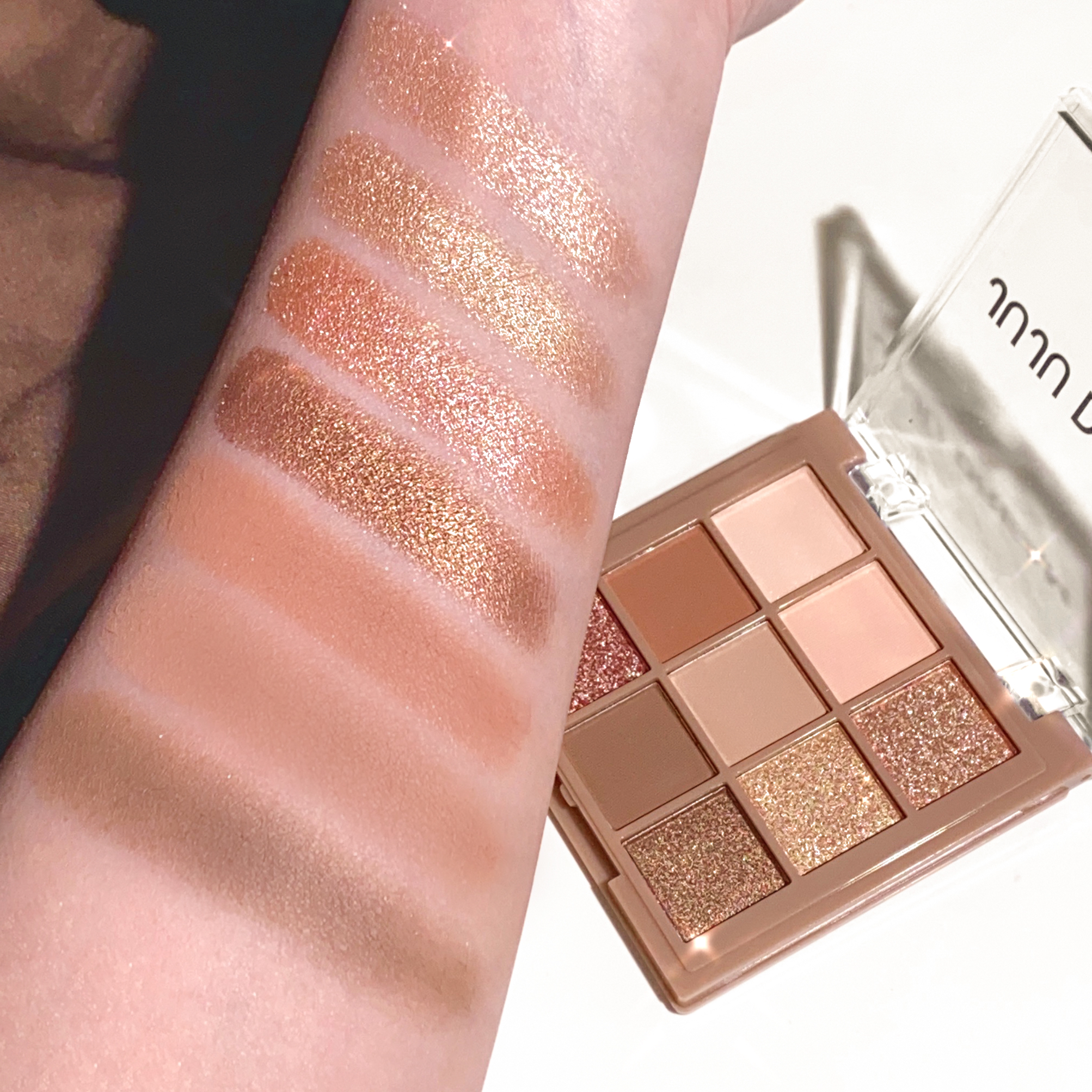 Luxurious 9-18 color eyeshadow – обзор и цена Beauty Huda Makeup